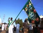 جزيرة تنقار تحتفل بالمولد النبوى وسط أجواء نوبية ساحرة.. مسيرة بالرايات الخضراء تجوب الشوارع المطلة على النيل.. السيدات يطلقن الزغاريد والأسر تستقبل المشاركين بالعصائر.. والمدائح النبوية تملأ المكان فرحًا