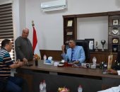 محافظ جنوب سيناء يستمع لمطالب أهالي وأصحاب الأنشطة السياحية بدهب
