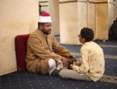 صوت ملائكى.. طفل أقصرى يبدع فى تلاوة كتاب الله بيوم السرد القرآنى.. فيديو