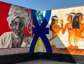 شباب الأقصر يبهرون سياح العالم بجداريات فنية تحاكى الأجداد القدماء والأحفاد.. أبناء الراحل محمد السنوسي يبهجون ضيوف مصر بلوحات وجوه الصعايدة والبالون والمراكب النيلية والملوك والملكات.. صور