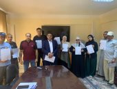 عمل جنوب سيناء تُسلّم عقود عمل لذوي الهمم للعمل بالمنشآت السياحية بشرم الشيخ