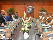 وزير الاستثمار يبحث مع رئيس هيئة المناطق الحرة بـ"عمان" تعزيز الشراكة الاستثمارية