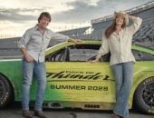 توم كروز وآن هاثاواي يجتمعان في جزء جديد من فيلم "Days of Thunder" بعد أكثر من 3 عقود