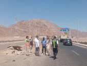 بدء أعمال تمهيد ورصف مدخل مدينة دهب لرفع كفاءة الطرق وتحسين الحركة المرورية