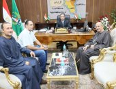 محافظ المنوفية يبحث مع أعضاء اللجنة النقابية المهنية للفلاحين تعزيز التعاون