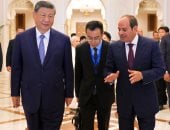 الرئيس السيسى وقرينته يصطحبان رئيس الصين وزوجته فى جولة بالمتحف المصرى الكبير