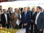 محافظ القاهرة يفتتح معرض «أهلاً مدارس» والسلع الغذائية بحي السلام أول