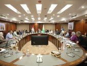 محافظ الجيزة يبحث شكاوى المواطنين بشأن تحويل وحدات سكنية لفندقية ومخالفات بناء