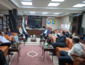 رئيس مياه سوهاج يناقش تنفيذ ورش عمل ودورات لتنمية مهارات المهندسين 