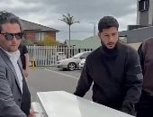 تشييع جثمان يحيى نجل شكرى سرحان من أستراليا وسط حزن ابنه الوحيد كريم.. فيديو