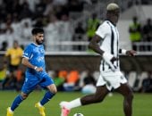 التعادل السلبى يحسم الشوط الأول بين الشباب ضد الهلال