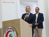 نقيب الأطباء: لن نسمح بقبول طلاب بمجموع 50% بكليات الطب