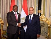 وزير الخارجية يلتقى وزير التعاون الدولى والتخطيط بجمهورية غينيا