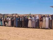 الجزائر تشيع الطفل أيوب وسط حزن وبكاء أهلها.. الحماية المدنية انتشلت جثمانه بعد 4 أيام من سقوطه فى البئر.. نقل الجثمان فورا إلى مستشفى محمد بن بوضياف عقب انتشاله