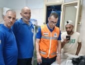 طاقم إسعاف يعيد "ربع مليون جنيه" لذوى مصاب بحادث فى القليوبية.. صور