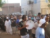البلد كلها خرجت.. أهالى الطيباب فى النوبة يحتفلون بالمولد النبوي