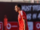 عمر الساعي يقترب من الاستمرار في تشكيل الأهلي الأساسي في القمة