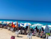 الشواطئ الخلابة بمطروح تواصل جذب عشاقها للاستمتاع بأجواء هدوء.. صور