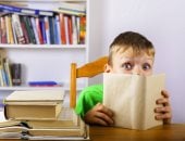 ما تستنيش لآخر السنة.. 6 حيل ذكية لتقوية تركيز طفلك ومضاعفة تحصيله الدراسى