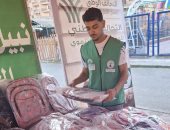 صور ..نبيل الكاتب تواصل «إيد واحدة» وتوزع مستلزمات مدرسية على 700 مستفيد بالبحيرة