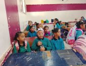 عودة الدراسة بجنوب سيناء.. الطلاب يزينون طابور الصباح بأول أيام الدراسة.. فيديو وصور