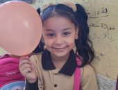 قصة وتسريحة وبالونة.. فرحة أوتفيت أولى ابتدائي بالعام الجديد فى الأقصر.. صور