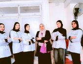 طلاب الثانوية الفندقية بالأقصر ينتظمون في أول أيام العام الدراسي.. صور