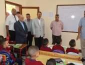 محافظ سوهاج يتفقد عددًا من المدارس مع بداية العام الدراسي الجديد