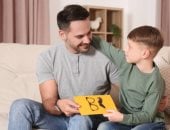 مدرسة وتمارين ودروس.. 8 خطوات مهمة لتنظيم يوم ابنك دون ضغط