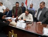 محافظ سوهاج يبحث مطالب المواطنين وحل مشكلاتهم فى اللقاء الجماهيرى