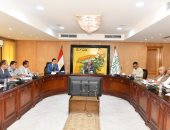 محافظ الفيوم يترأس اجتماع اللجنة الدائمة للبت فى طلبات المشروعات ببحيرة قارون