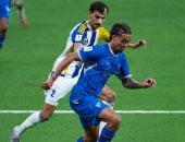 هدف وطردان في الشوط الأول من مباراة الهلال ضد الغرافة