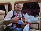 ‏مدرب محمد صلاح الجديد.. جماهير طرابزون تستقبل توماس رايس بالورود
