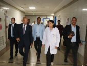 محافظ السويس يتفقد المركز الطبي بالمحروسة لمتابعة جودة الخدمات الصحية