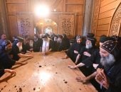 البابا تواضروس يُصلى القداس بدير «آڤا ڤينى» الأثرى بملوى ويطيب مزار القديس