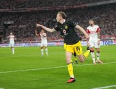 بوروسيا دورتموند يتخطى شتوتجارت بهدف ويتصدر الدوري الألماني