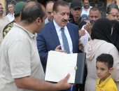 محافظ بورسعيد يستبعد عددا من العناصر بإدارة الإشغالات فى حى الزهور