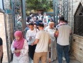 بعد منع طلاب وطالبات دخول جامعة بنها بالبناطيل المقطعة والشبشب.. اعرف المحظورات