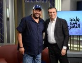 عمرو الليثى يكرم محمد ممدوح بدرع المتحدة وقناة الحياة تقديراً لمسيرته