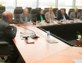 وزير الكهرباء يجتمع باللجنة الاستراتيجية لمتابعة سير العمل وخطة التشغيل