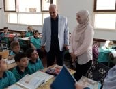 مدير تعليم المنيا يجرى جولة تفقدية على المدارس لمتابعة الدراسة