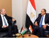 وزير الخارجية يبحث مع نظيره الأردنى تعزيز العلاقات الثنائية 