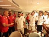 احتفال لاعبى منتخب مصر بتجديد عقود حسام وإبراهيم حسن حتى 2030.. صور