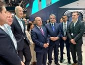 وزير النقل يتفقد جناح سيمنز العالمية ببرلين ويستعرض المشروعات المشتركة
