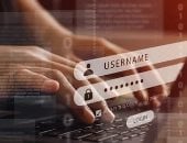 مدير كلمات المرور أم تطبيق المصادقة؟ أيهما أكثر أمانا لحماية حساباتك؟