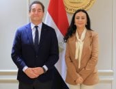 وزيرة التضامن تستعرض مع السفير الفرنسى برامج  الحماية الاجتماعية