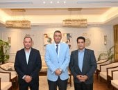 محافظ جنوب سيناء يكرّم مدير الشباب والرياضة السابق ويستقبل خلفه الجديد