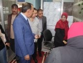 محافظ سوهاج يتفقد المركز التكنولوجي بطهطا ويوجه بسرعة إنهاء طلبات المواطنين