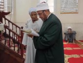 مدير أوقاف الأقصر يتفقد مساجد إدارة الزينية ويؤدي صلاة الجمعة بمسجد الفيايضة