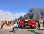 محافظ الإسماعيلية يتابع السيطرة على حريق مخلفات أقمشة بأبو خليفة